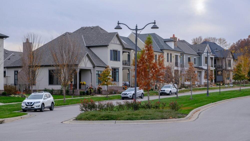 US mortgage demand rises as loan rates fall