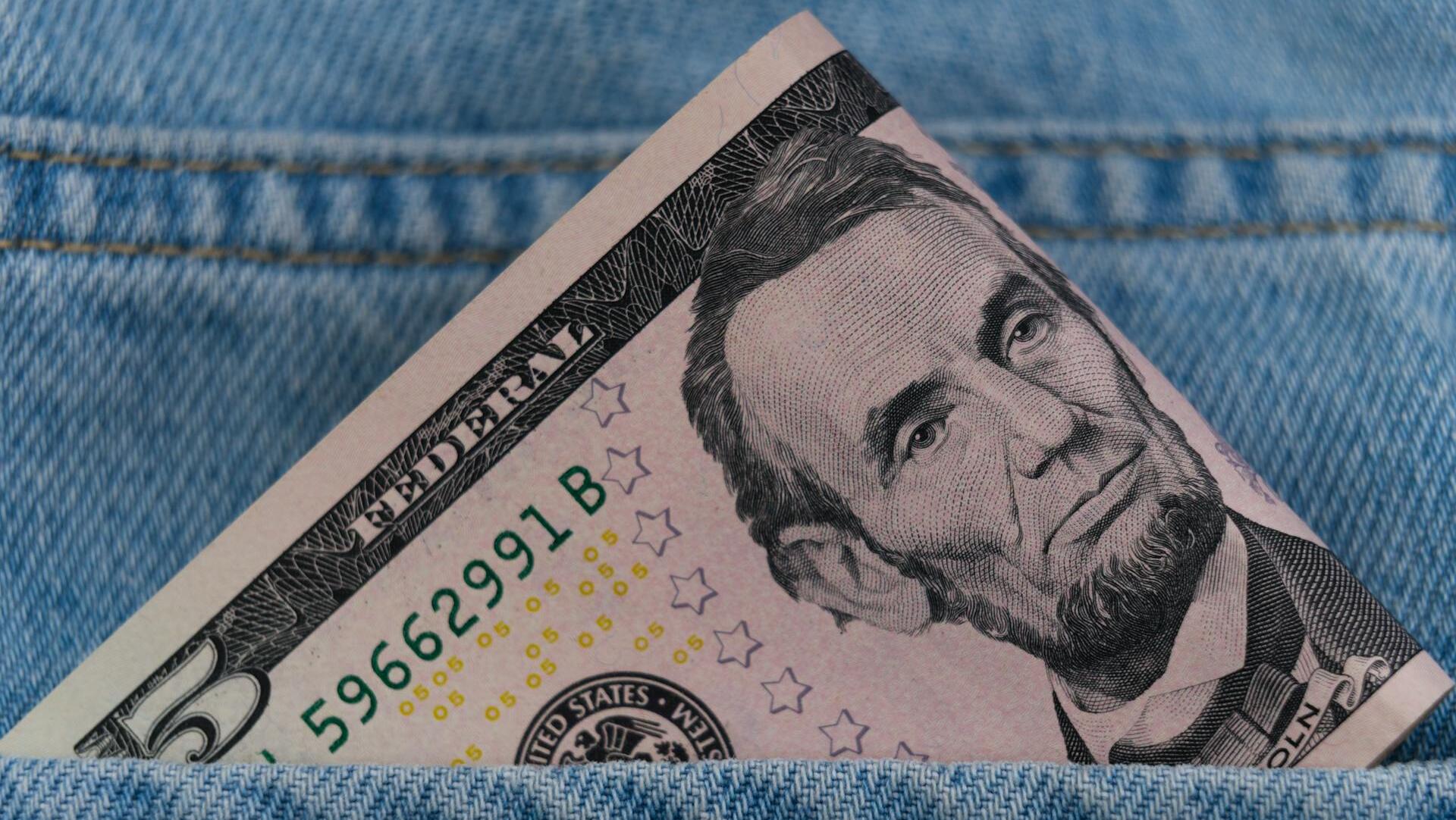 FX Week Ahead: DXY nears 7wk lows; Fed cut priced in