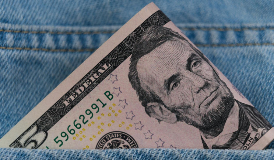 FX Week Ahead: DXY nears 7wk lows; Fed cut priced in