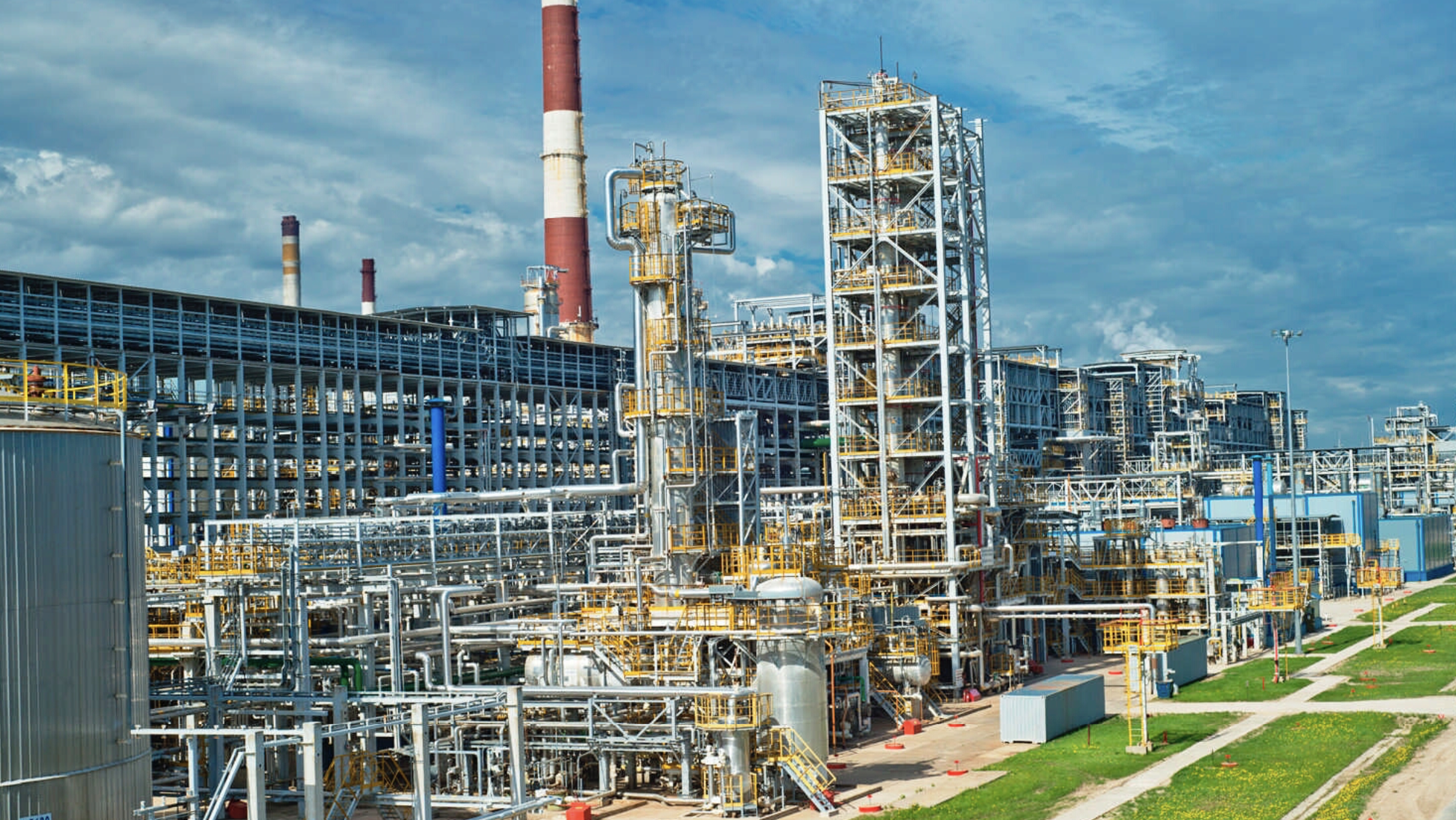 Ukraine attacks major Russian oil refinery