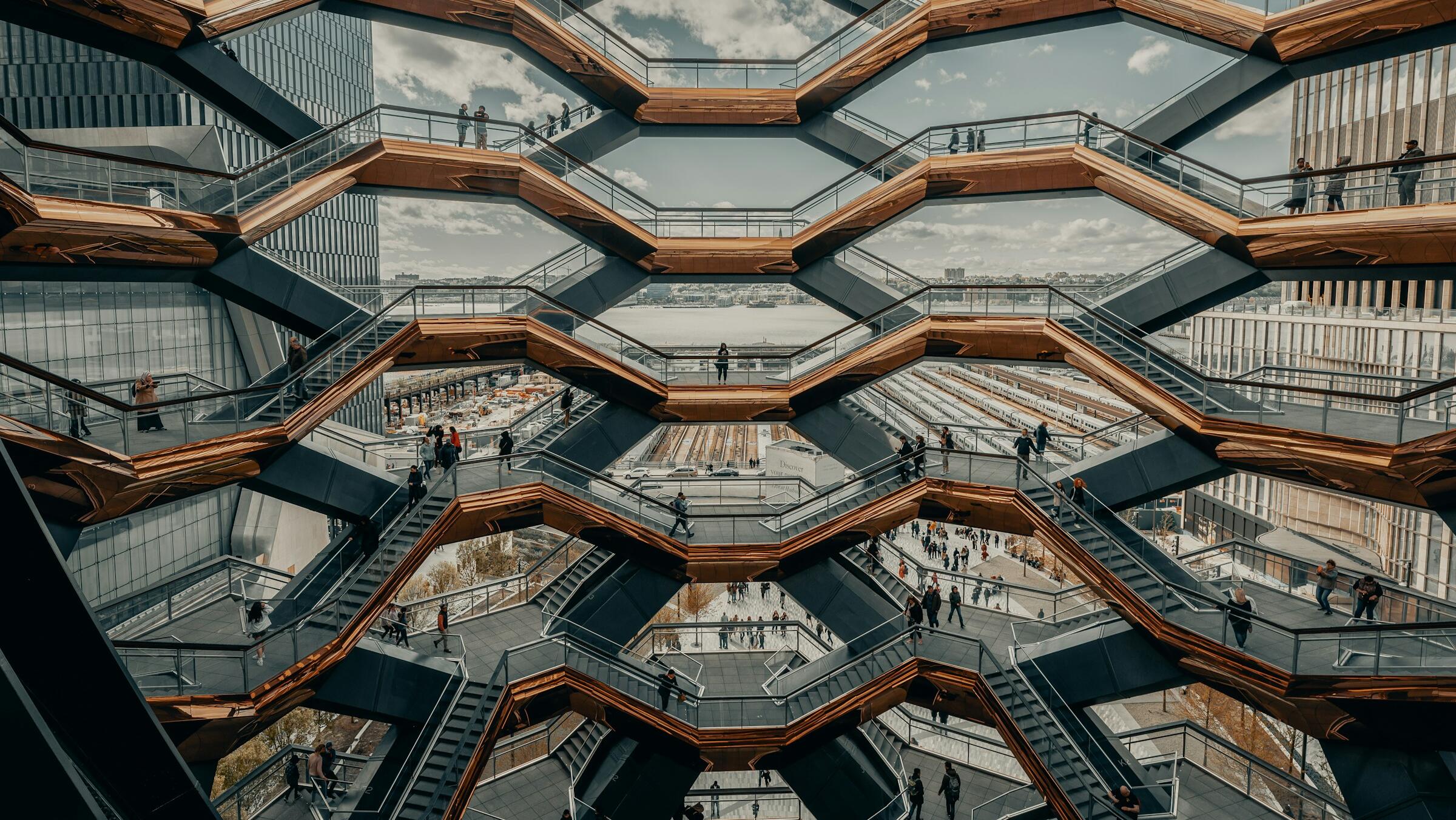 Trading floor: SUL slumps; New Hope, First Graphene up