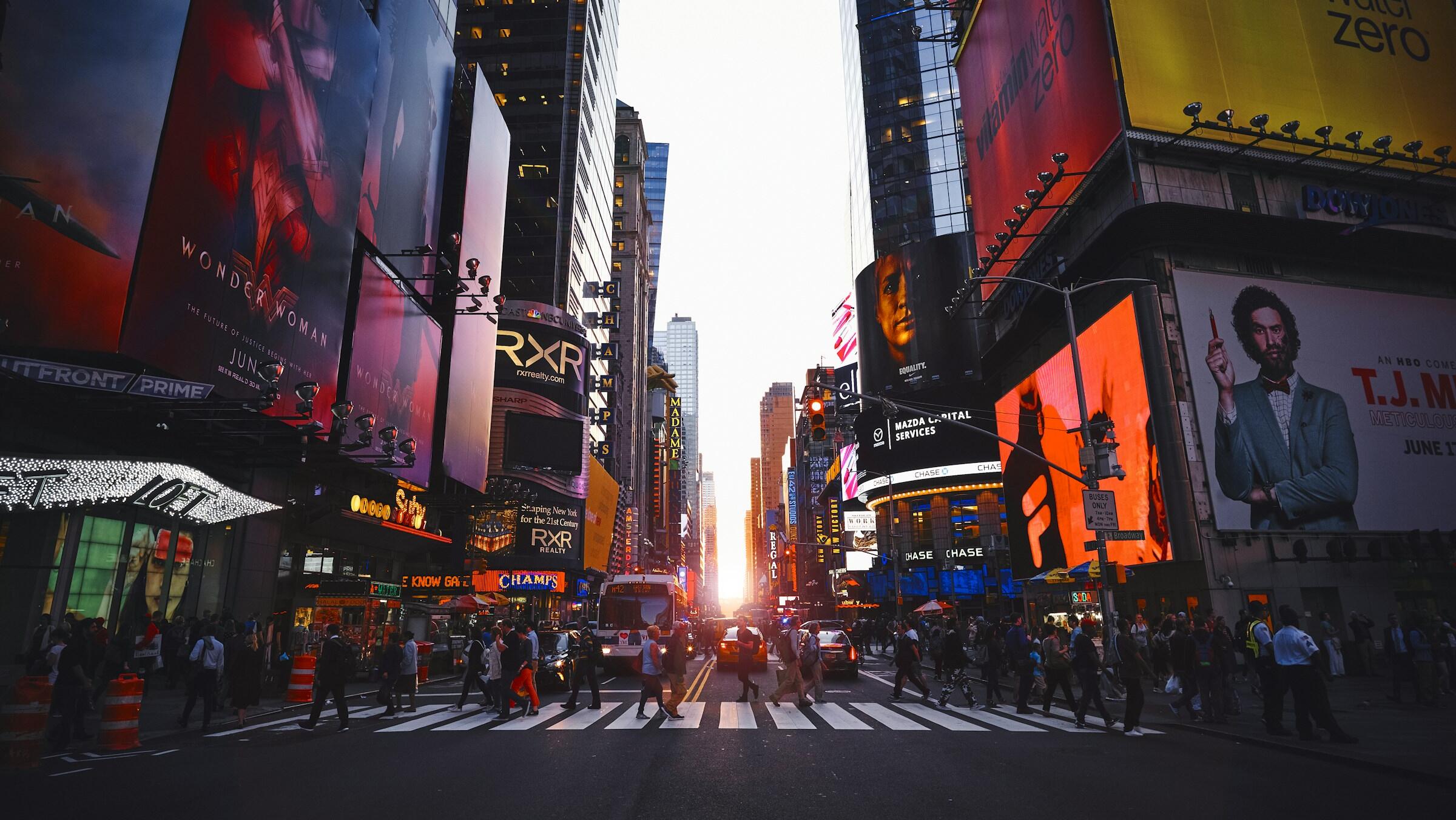 US retail sales rise 0.6% in August, ahead of forecasts