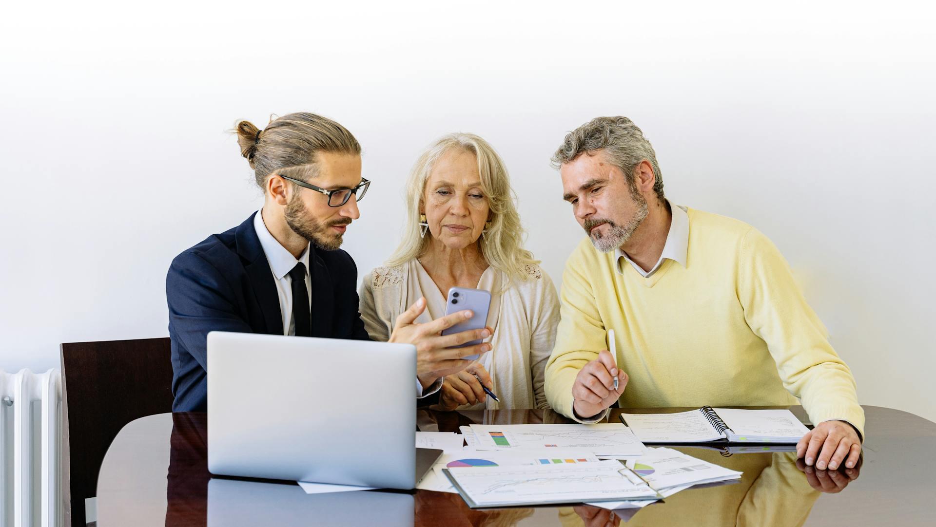 US mortgage rates fall to lowest since October 2024