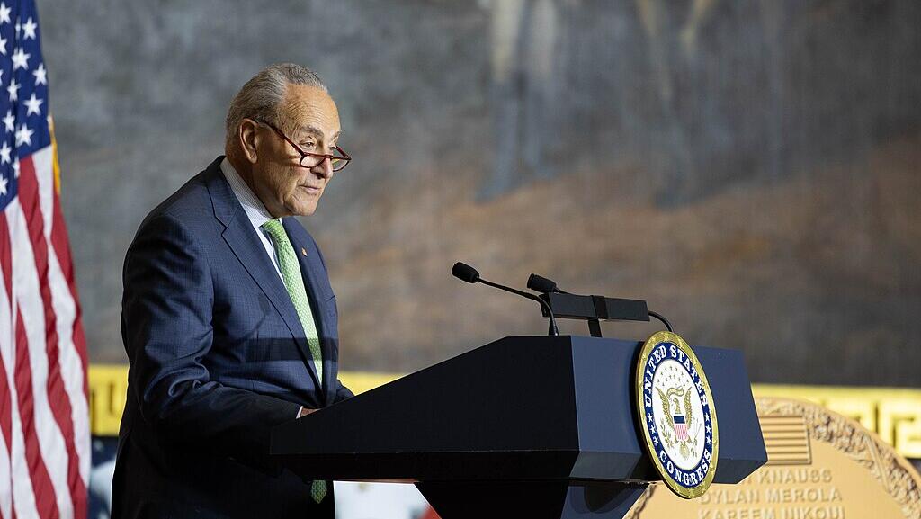 US Democrats seek Trump talks to avert shutdown
