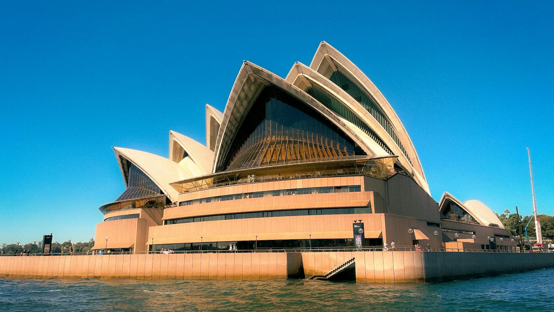 Stronger start sets ASX for three straight gains