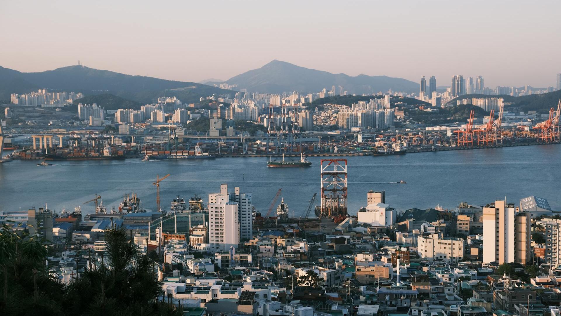 APAC stocks edge higher, echoing postive Wall St close