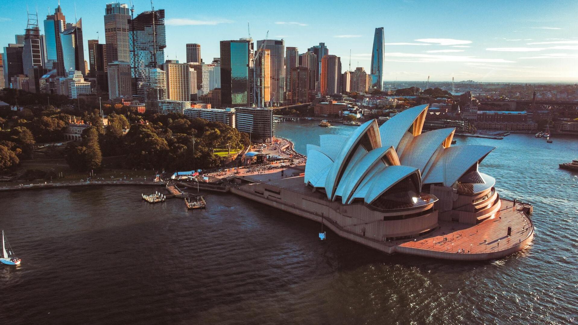ASX 200 gains; banks, gold miners rally, Myer plunges 25%