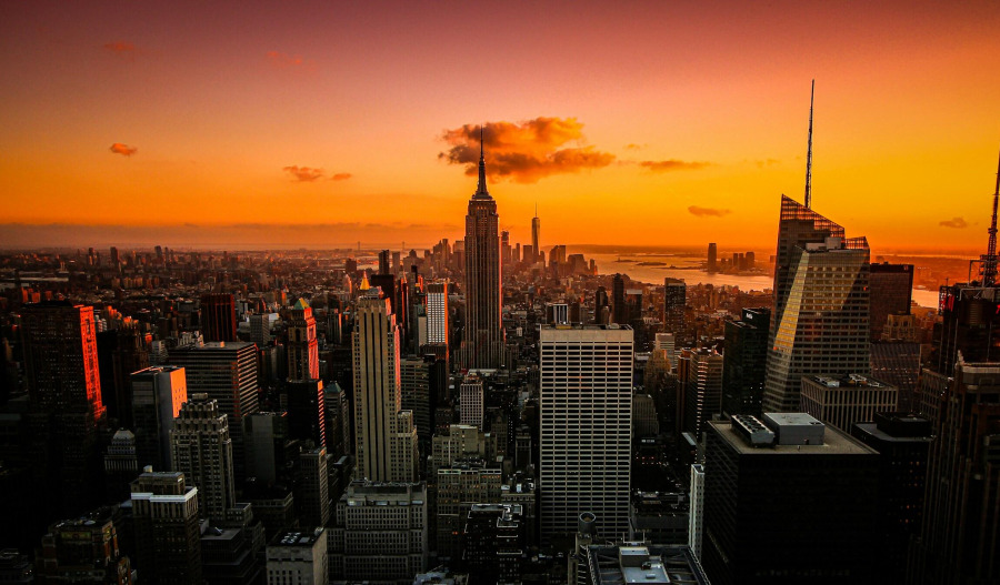 US benchmarks extend declines amid AI selldown
