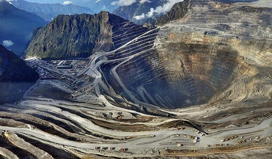 Freeport shares dive on Grasberg declaration
