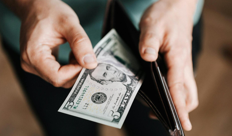 US consumer spending, headline PCE up in August