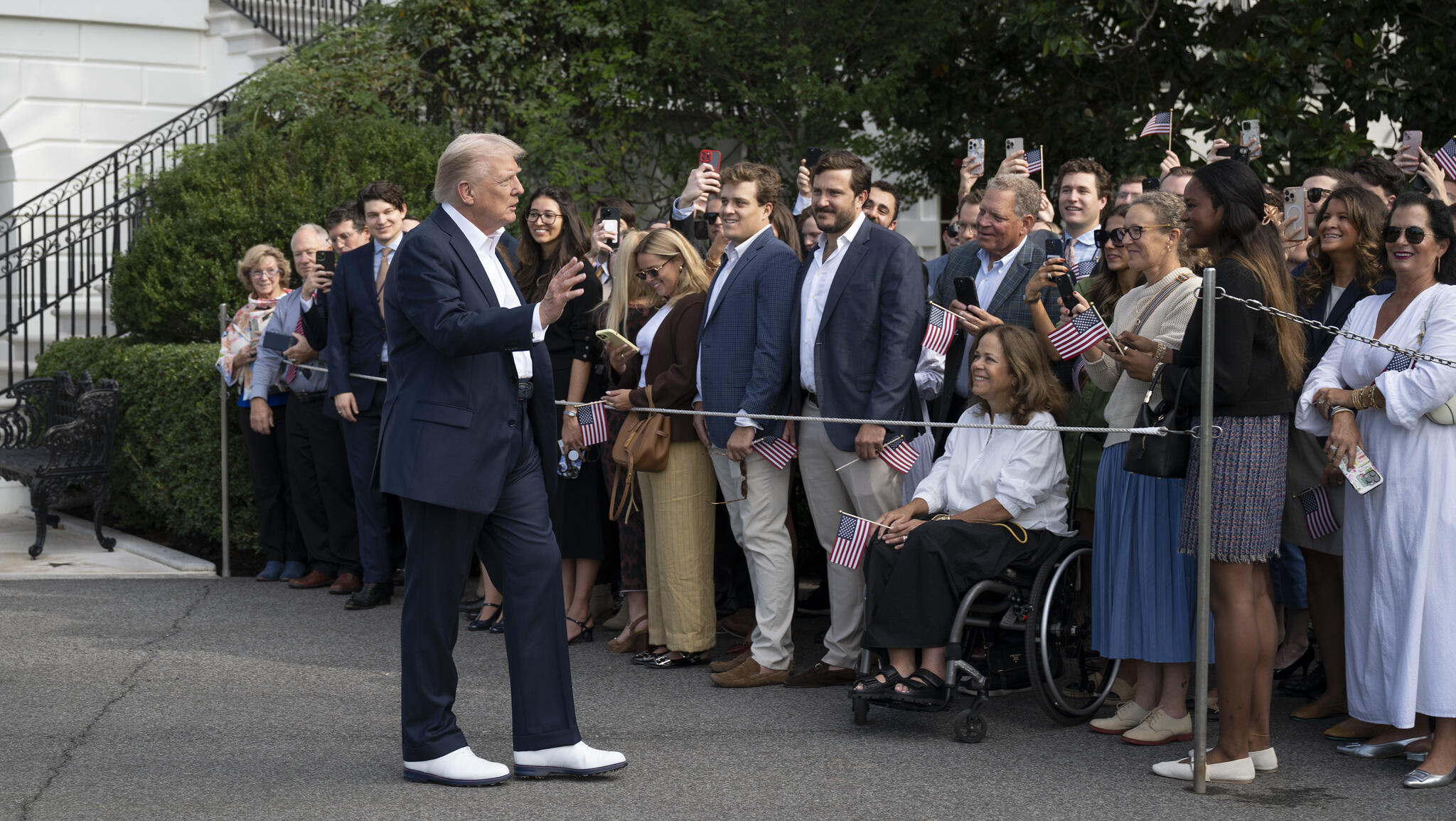 Trump warns of mass firings in case of govt shutdown
