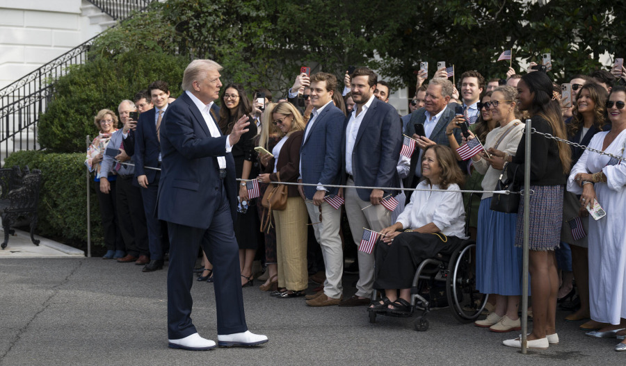 Trump warns of mass firings in case of govt shutdown