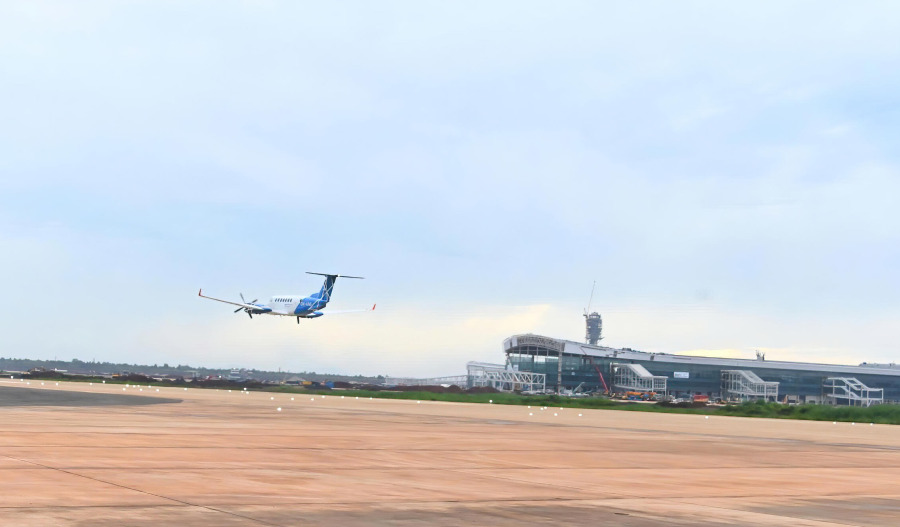 Vietnam's new airport starts calibration flights