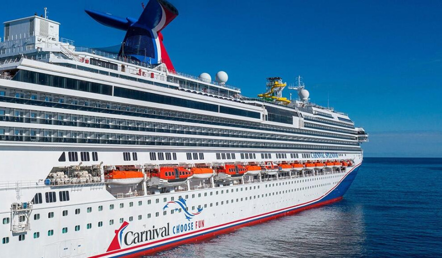 Carnival posts record income, revenue on strong bookings