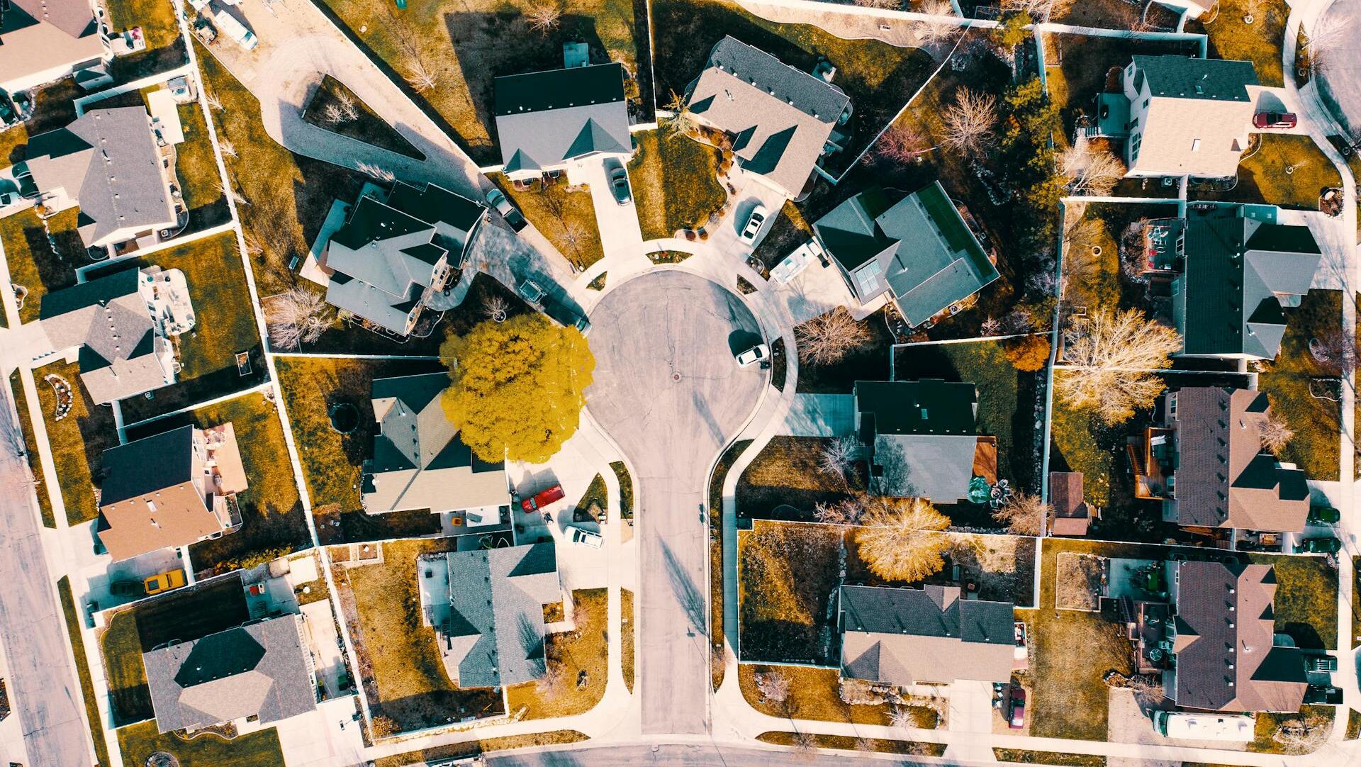 US pending home sales rise in August