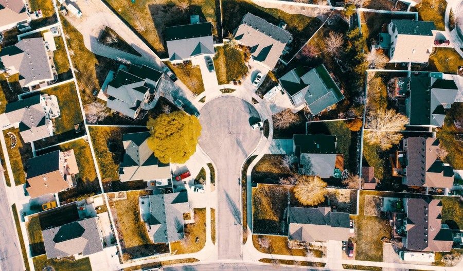 US pending home sales rise in August