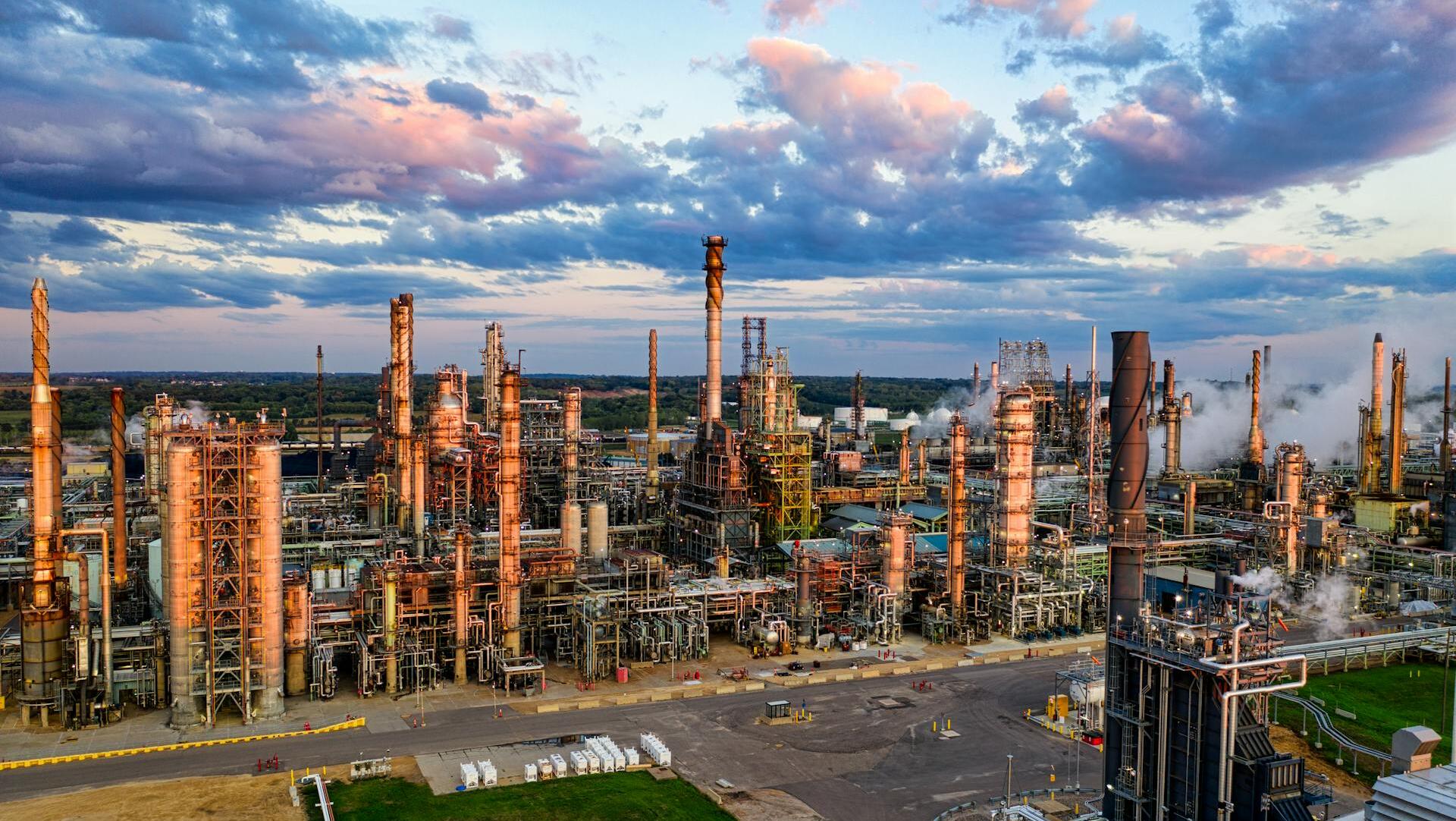 US oil companies cut thousands of jobs in August