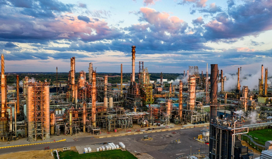 US oil companies cut thousands of jobs in August