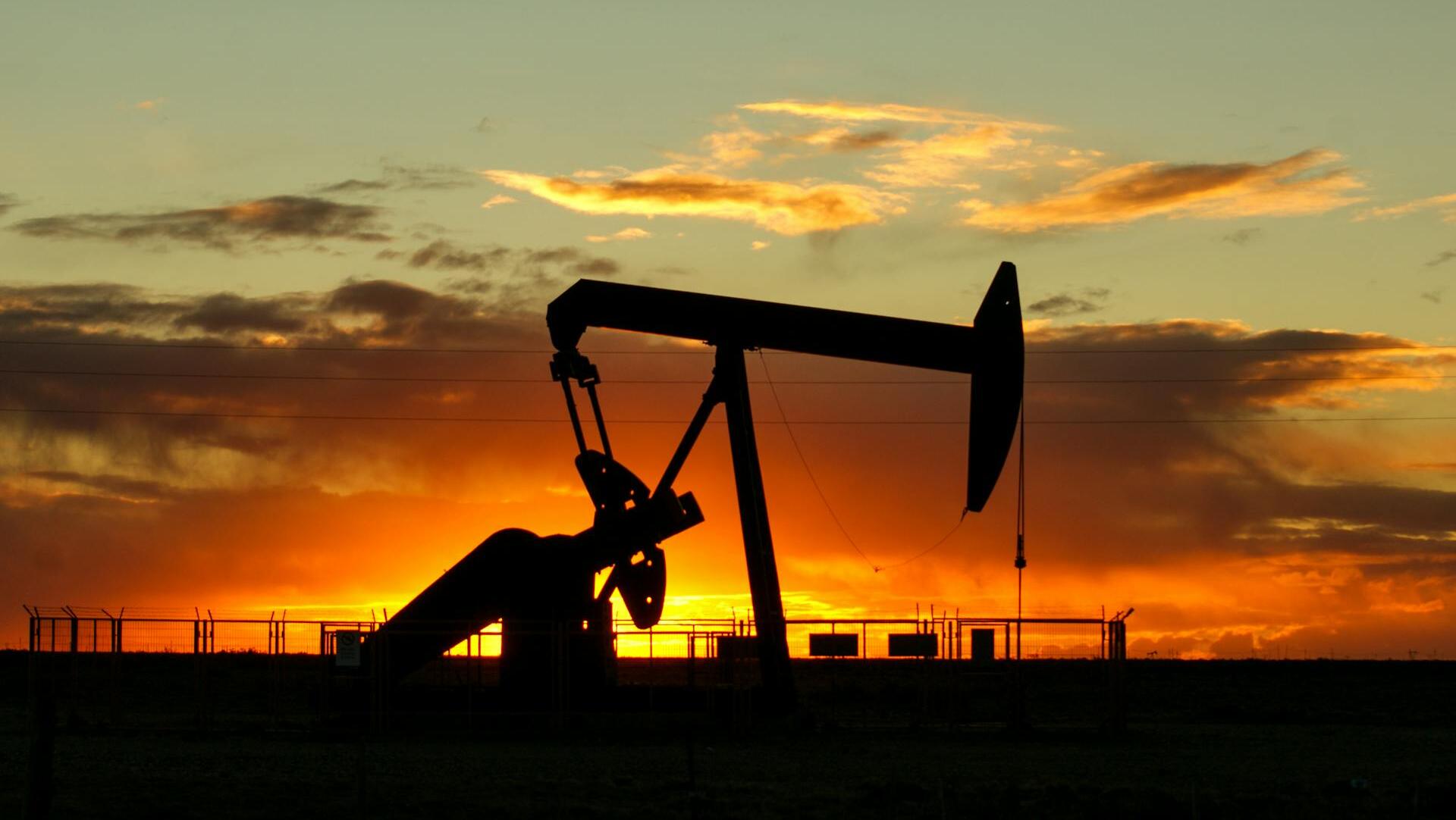 Oil ticks up; set for steepest weekly fall since June