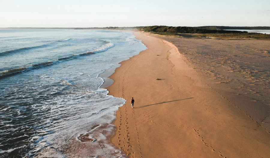 Wall Street retreat to leave Australian market flat