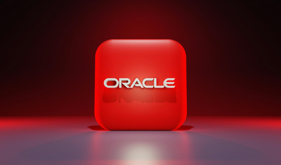 Oracle falls due to lower than expected profit margin