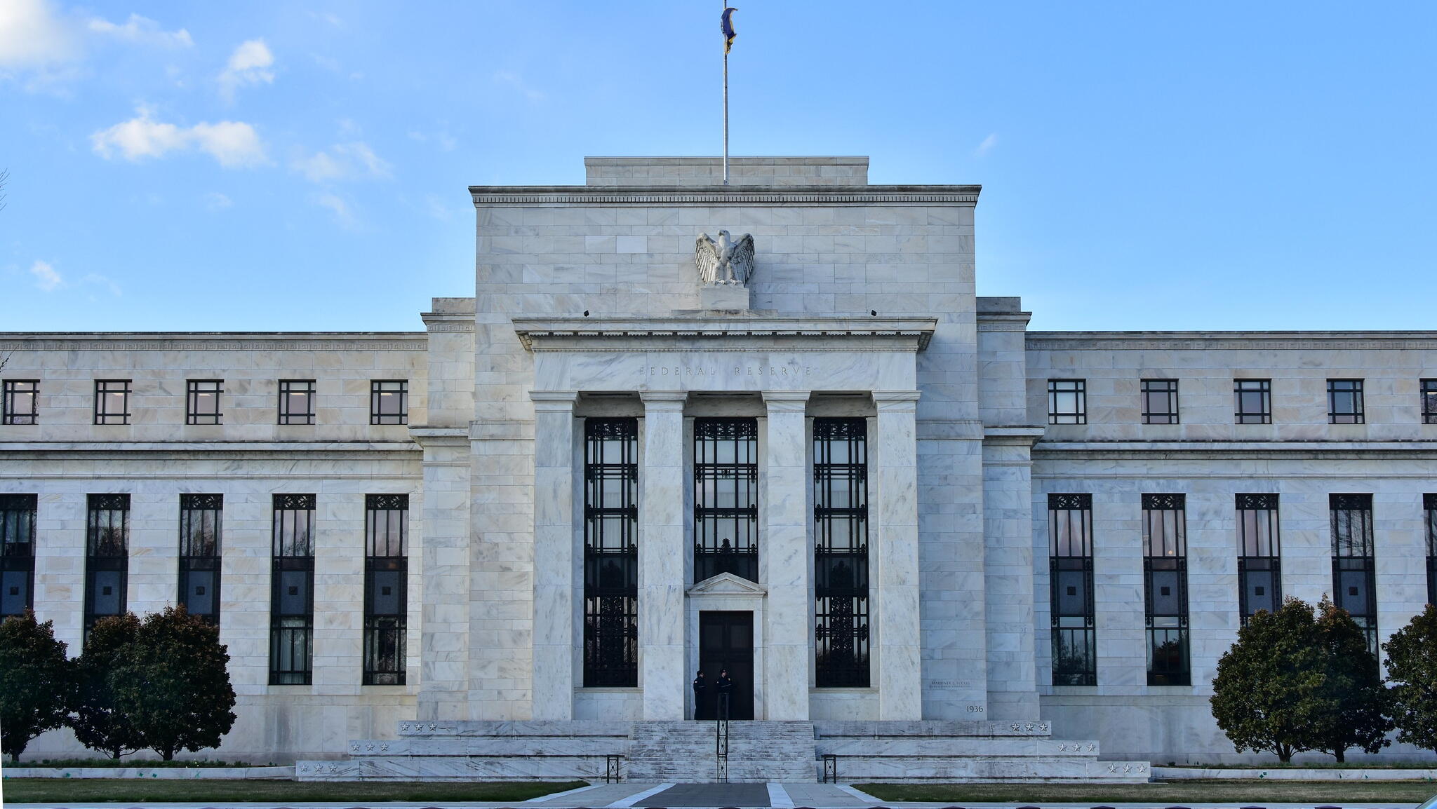 Fed minutes reveal split over pace of 2025 rate cuts