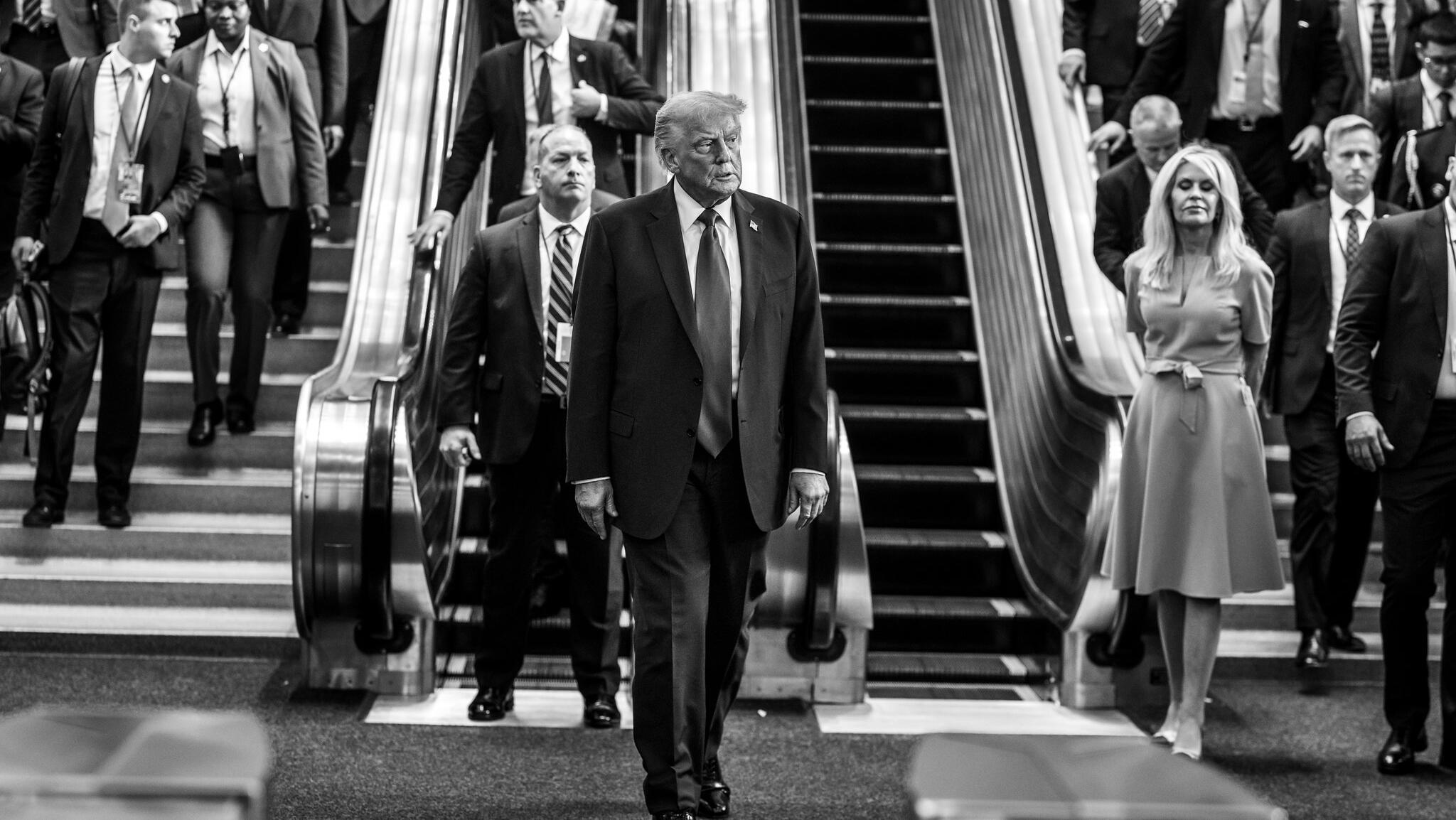 Trump urges arrest of Chicago, Illinois leaders