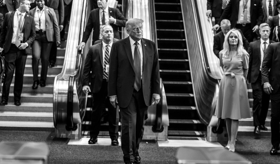 Trump urges arrest of Chicago, Illinois leaders