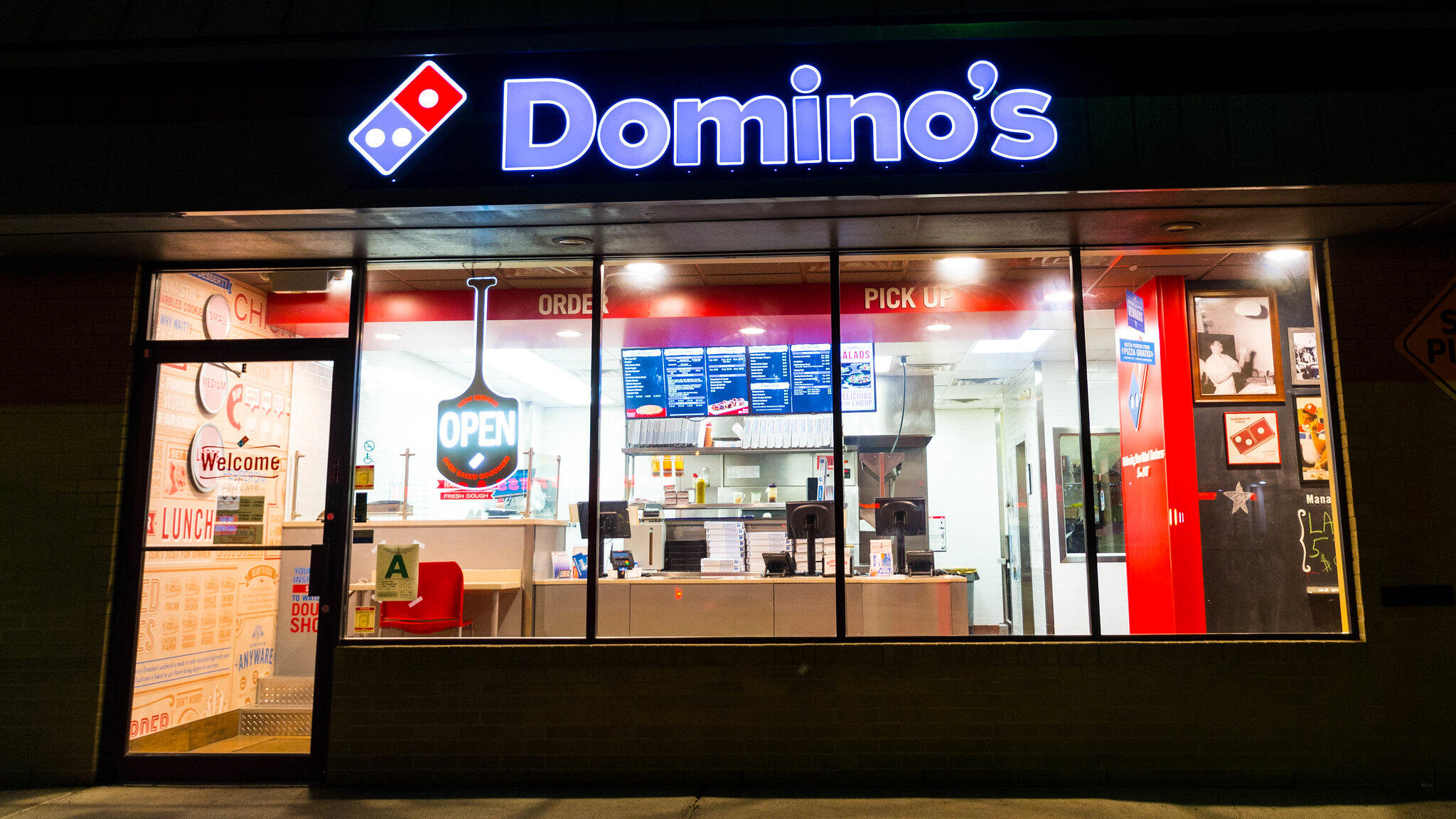 Domino's pizza exceeds expectations, shares up 3.9%