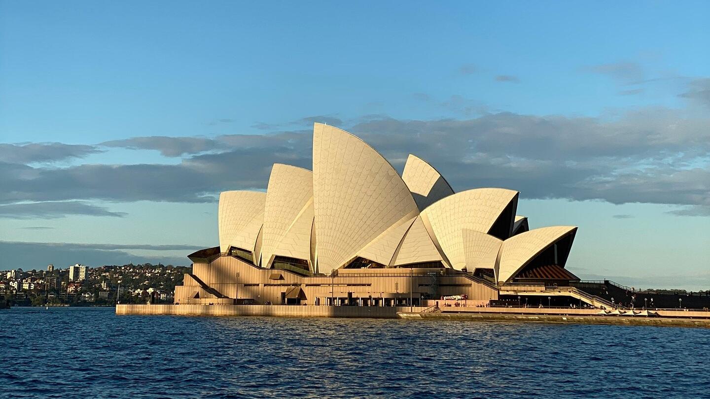 Stronger ASX shrugs off mixed signals