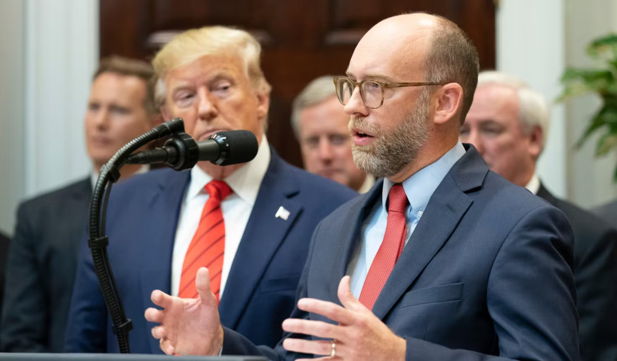 Judge blocks Trump's plan to cut 10,000 federal jobs