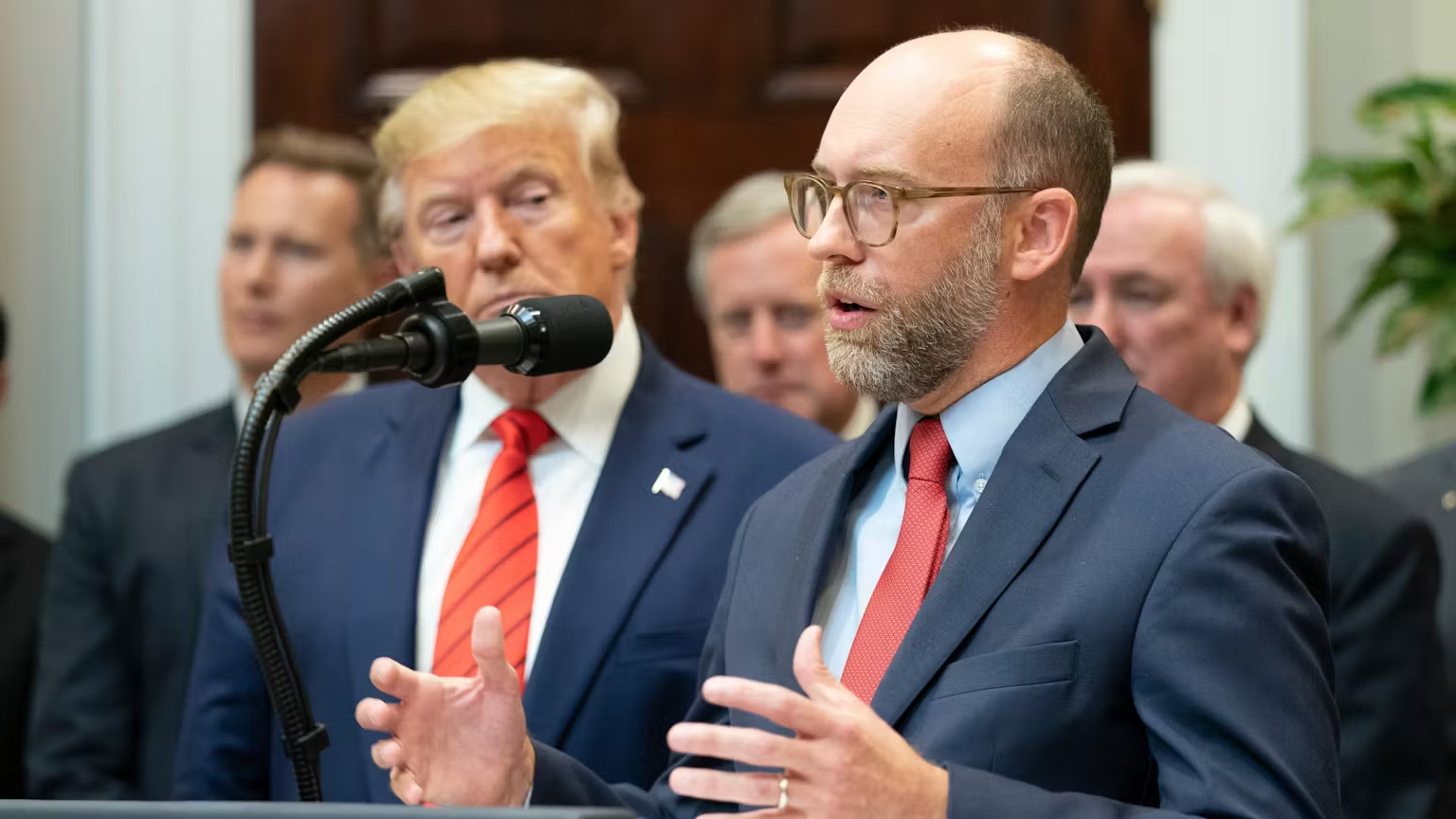 Judge blocks Trump's plan to cut 10,000 federal jobs