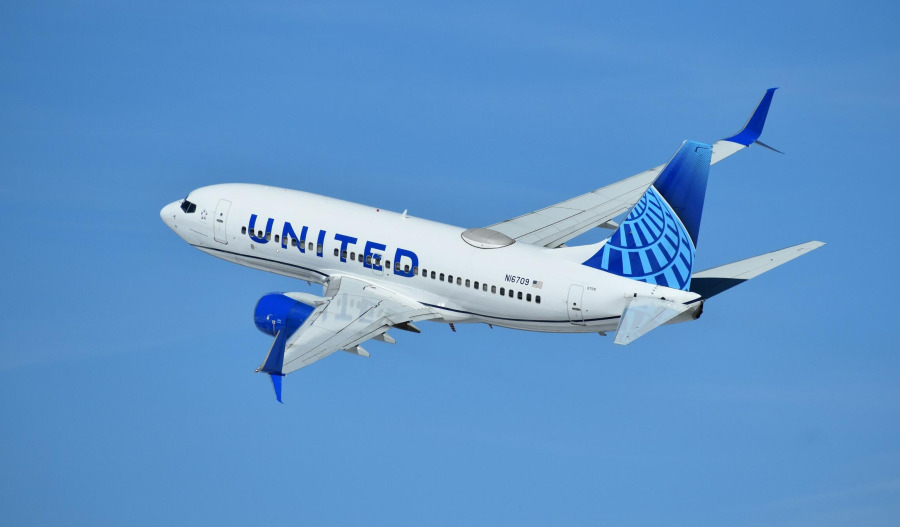 United CEO warns shutdown may hit travel demand