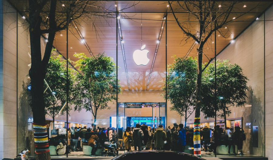 China iPhone sales drives Apple near US$4tn valuation