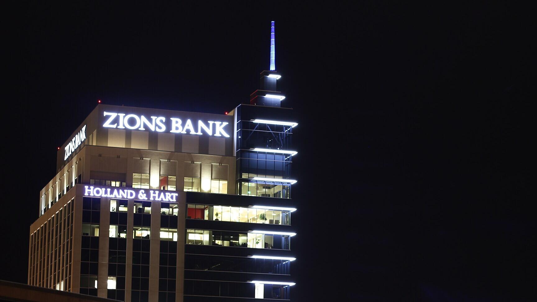 Zions Bancorp beats estimates despite US$50m loan loss