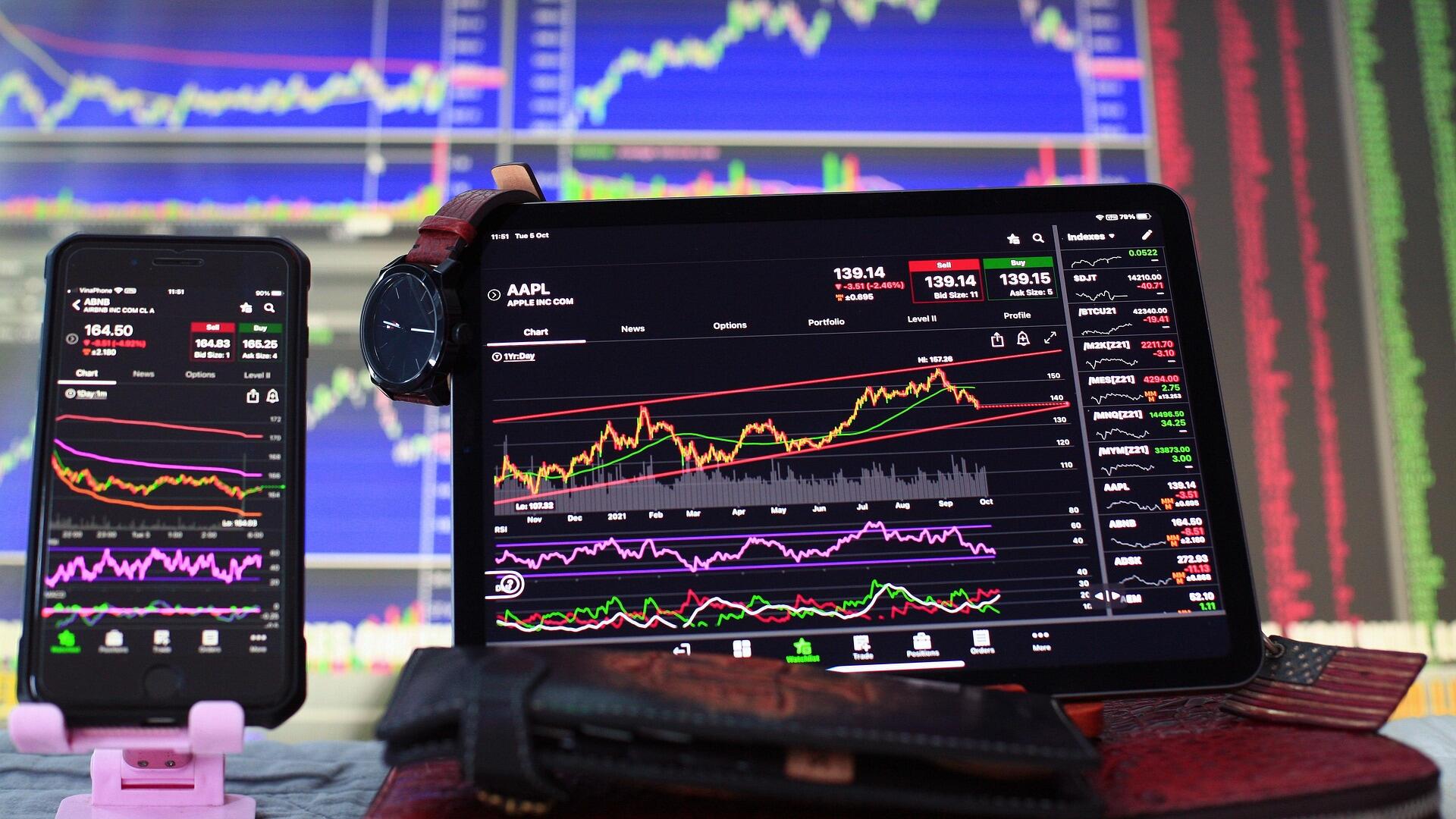 Live blog: Earnings season - Netflix, Coca-Cola, & more