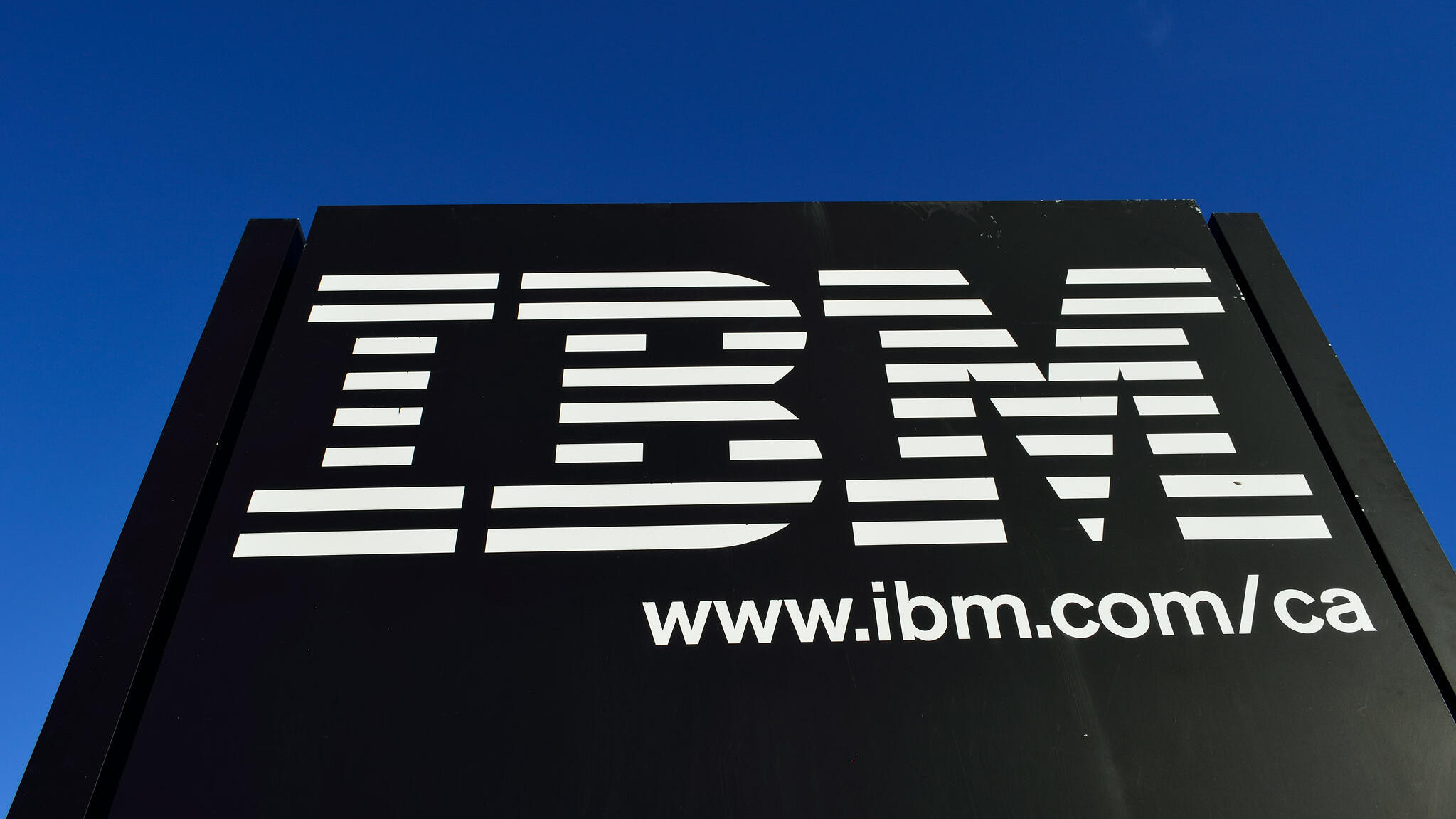 Red Hat a red flag for IBM as stock dips on earnings