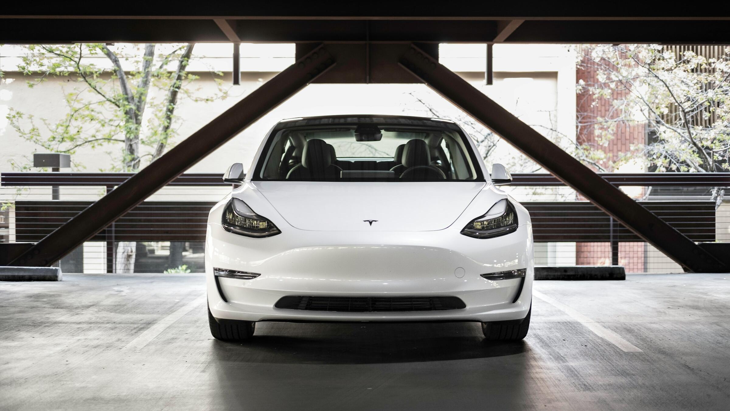 Telsa stock reverses as records fail to impress