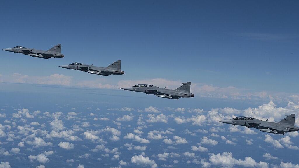 Ukraine and Sweden sign deal for Gripen E fighter jets