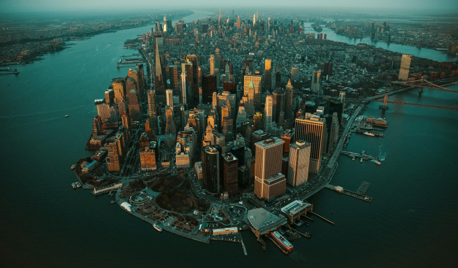 Wall St rises as tech stocks, earnings lift sentiment