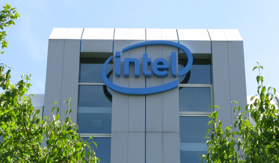 Intel jumps 7.2% on earnings beat, recovering demand