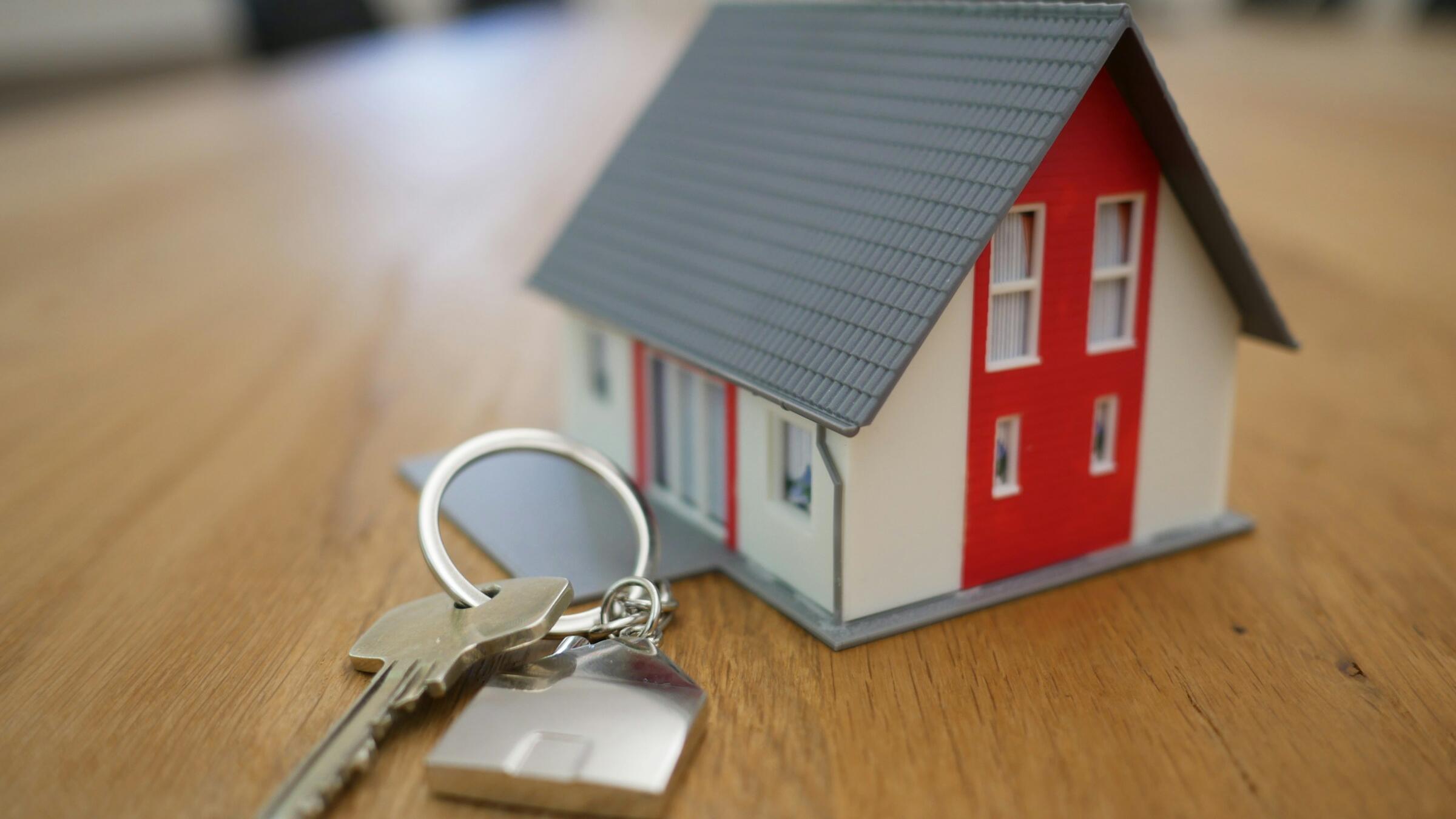 US home sales rise in September as mortgage rates dip