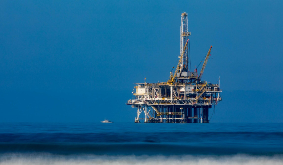 Oil climbs as US-China trade framework lifts sentiment