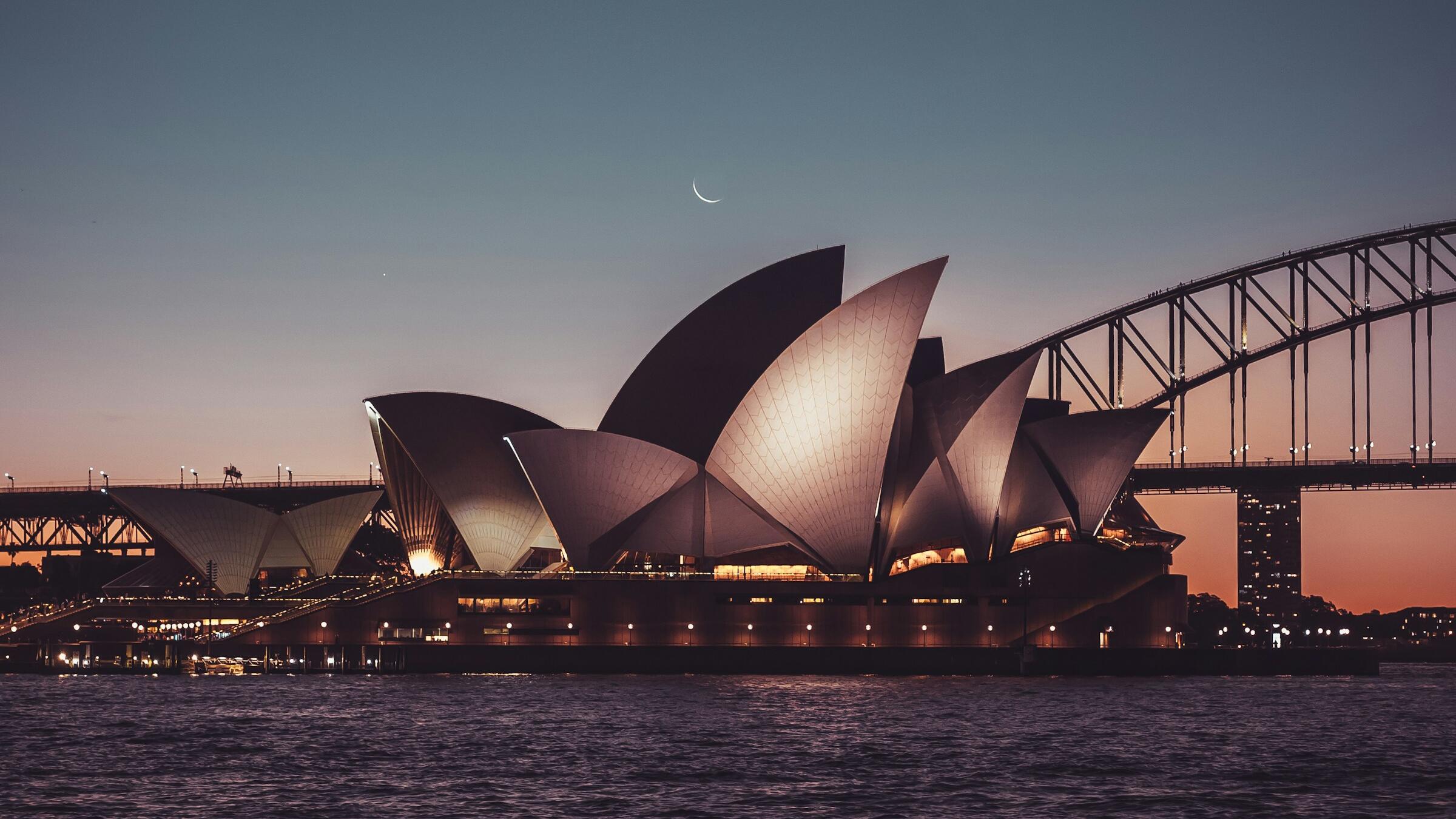 ASX 200 rises 0.4% as tech lifts; rare earths retreat