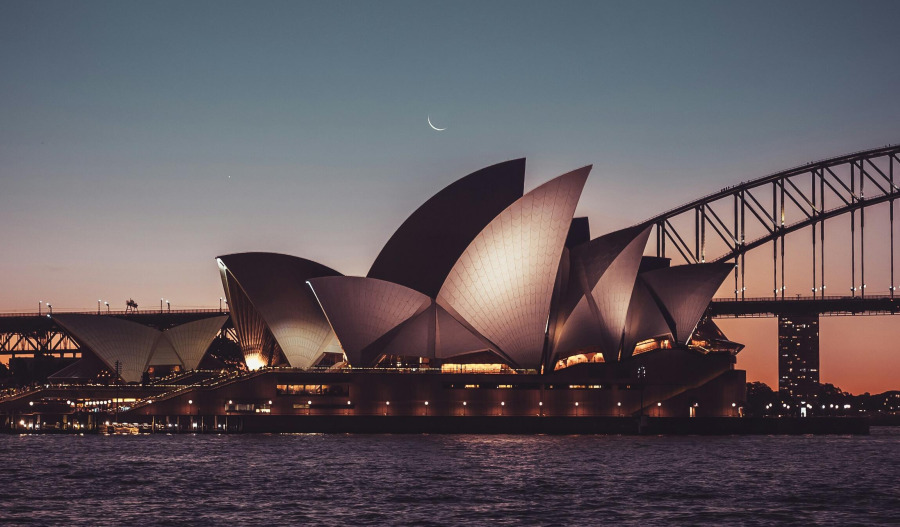 ASX 200 rises 0.4% as tech lifts; rare earths retreat