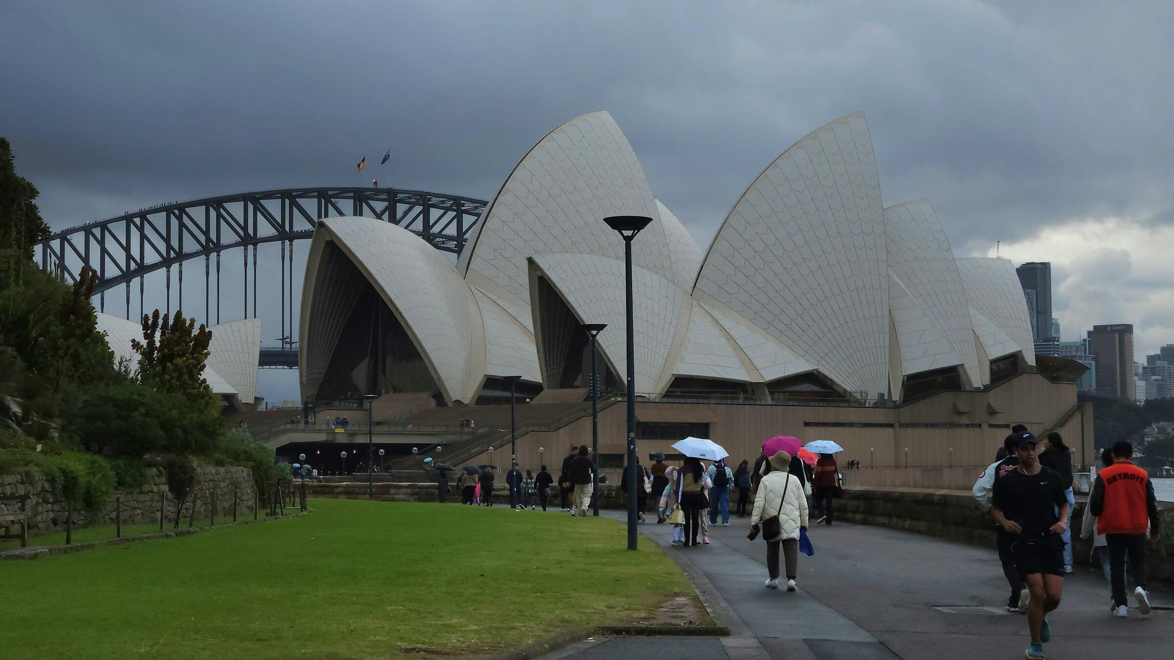 Markets: ASX 200 dips 0.5% as CSL, WiseTech drag