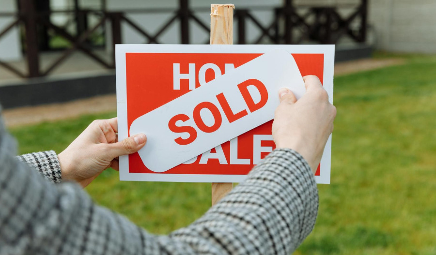 US home prices slow to lowest gain in two years