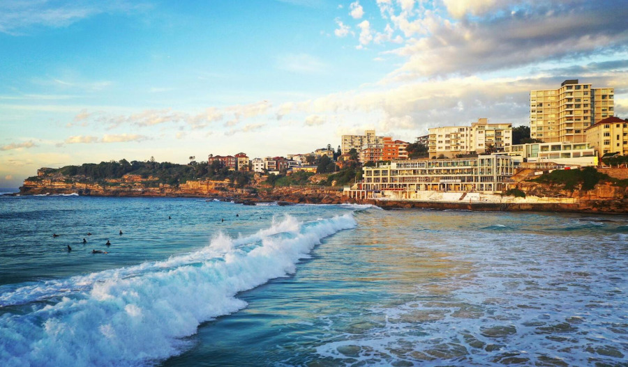 ASX 200 closes slightly higher ahead of RBA decision