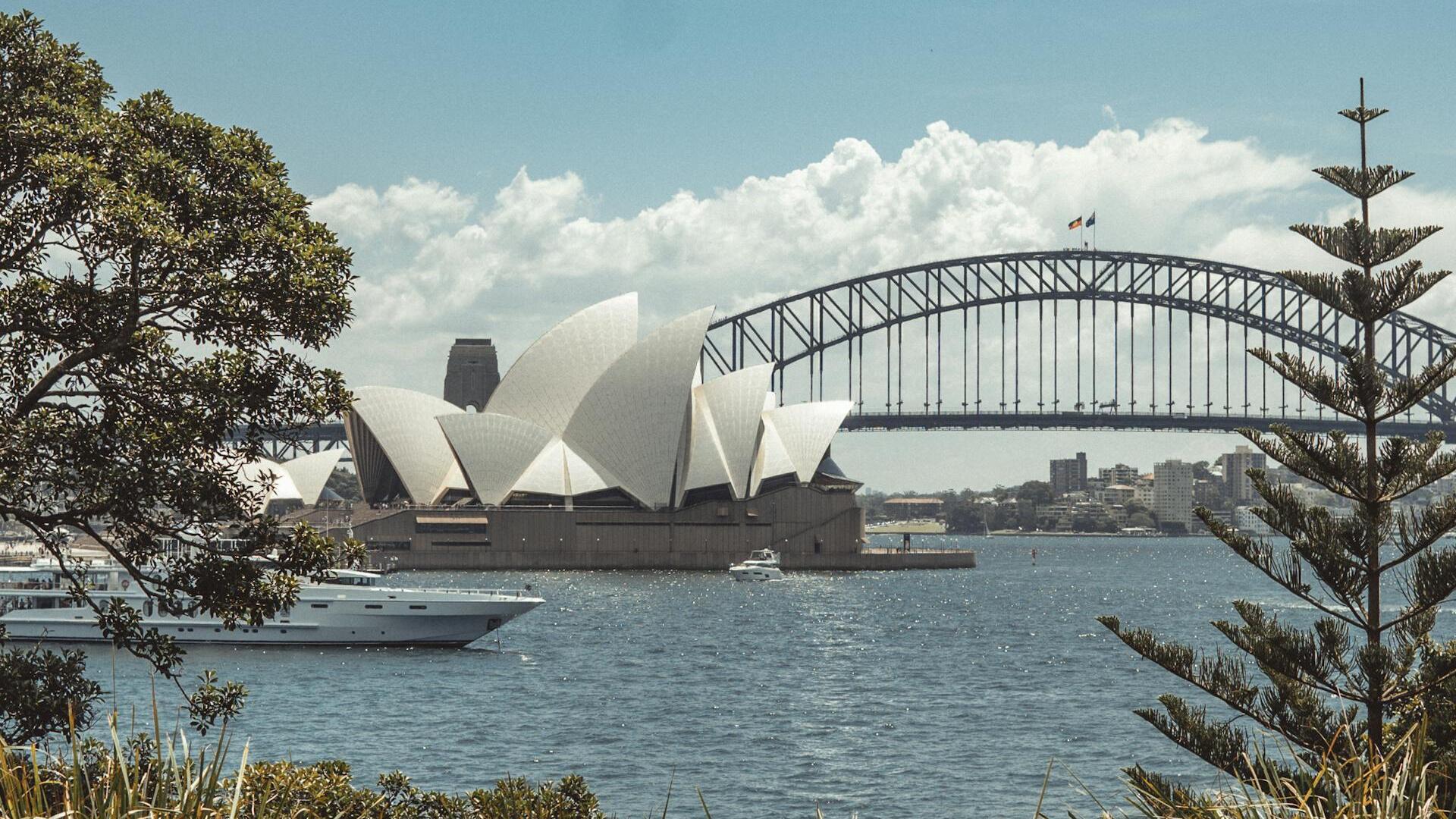 APAC markets slip; investors await RBA decision