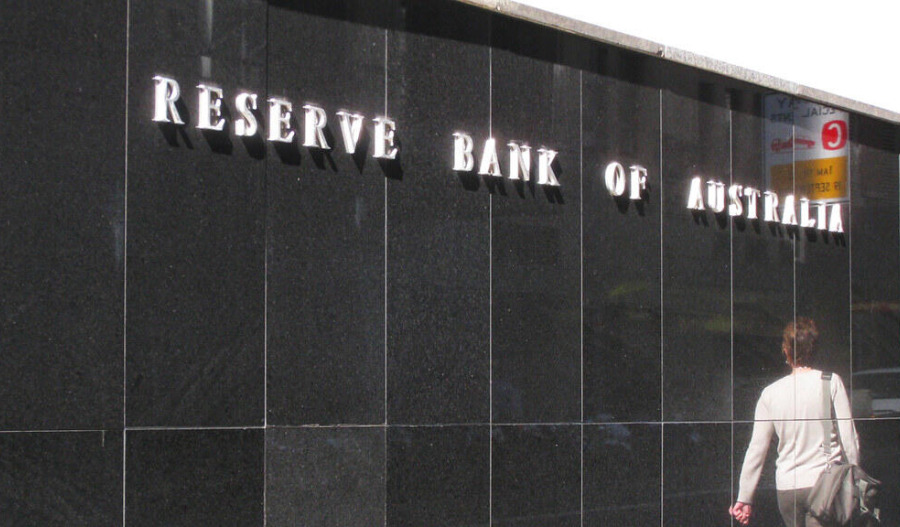 Australia’s central bank keeps interest rates steady